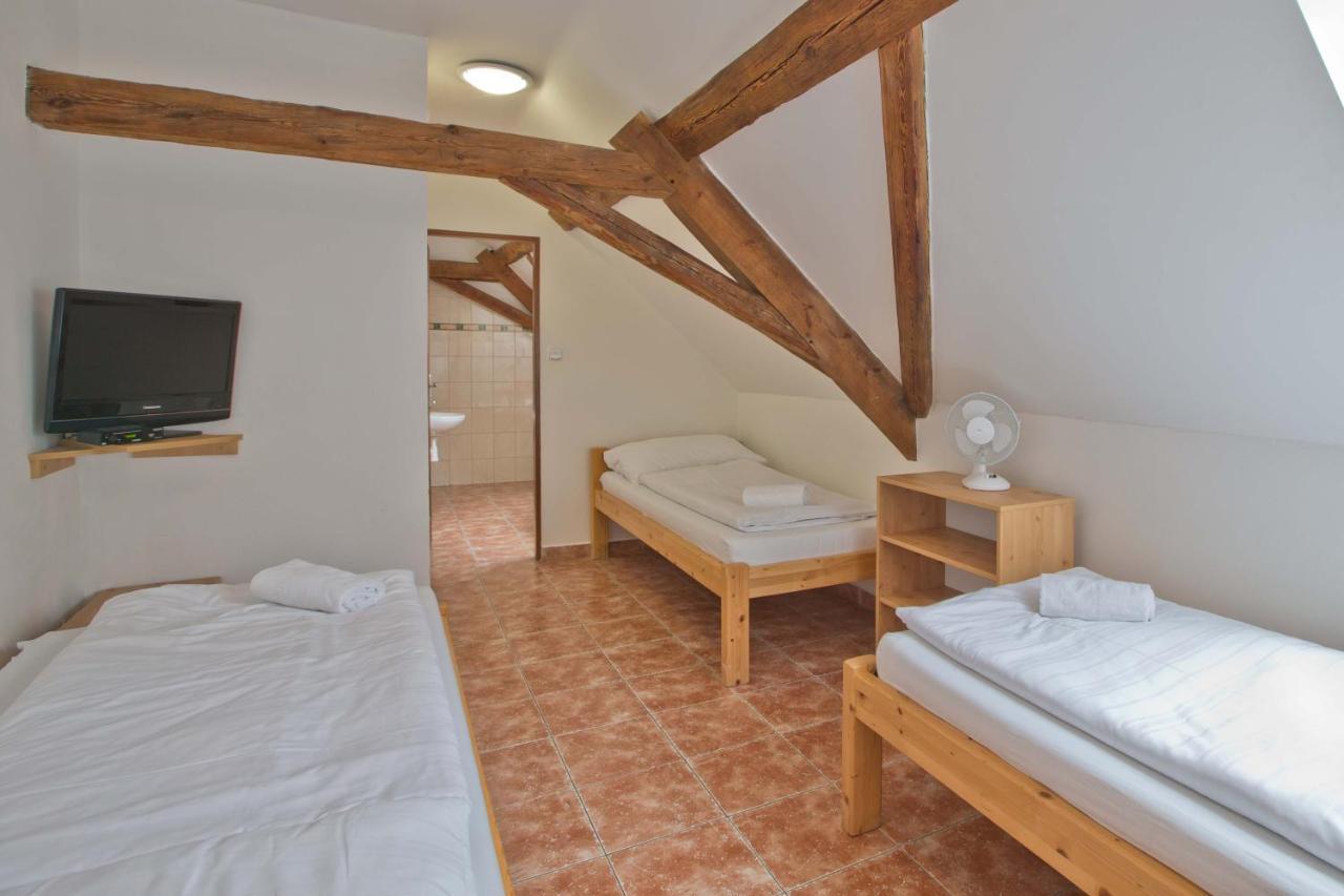 Sindlovska Krcma Hotel Ceske Budejovice Bagian luar foto