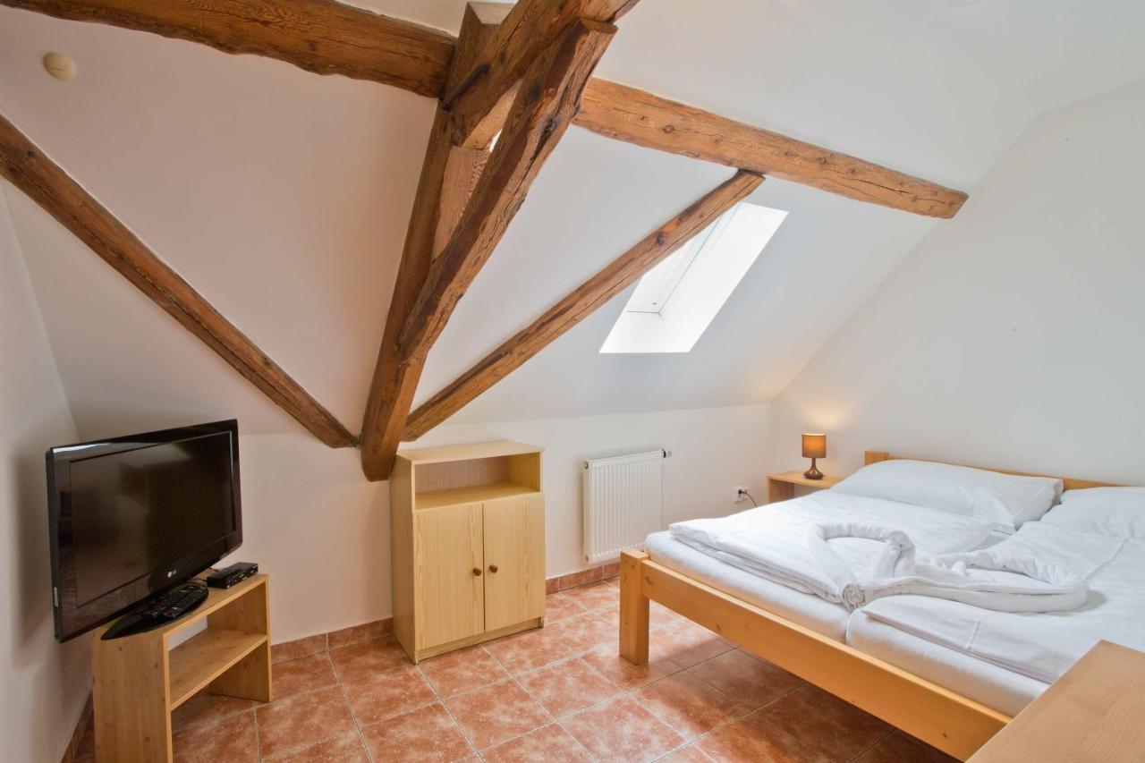 Sindlovska Krcma Hotel Ceske Budejovice Bagian luar foto