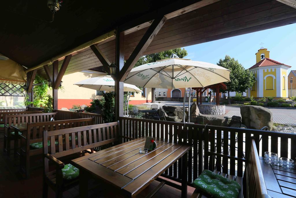 Sindlovska Krcma Hotel Ceske Budejovice Bagian luar foto