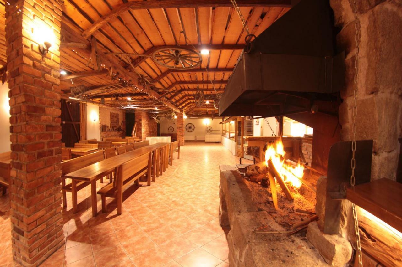 Sindlovska Krcma Hotel Ceske Budejovice Bagian luar foto