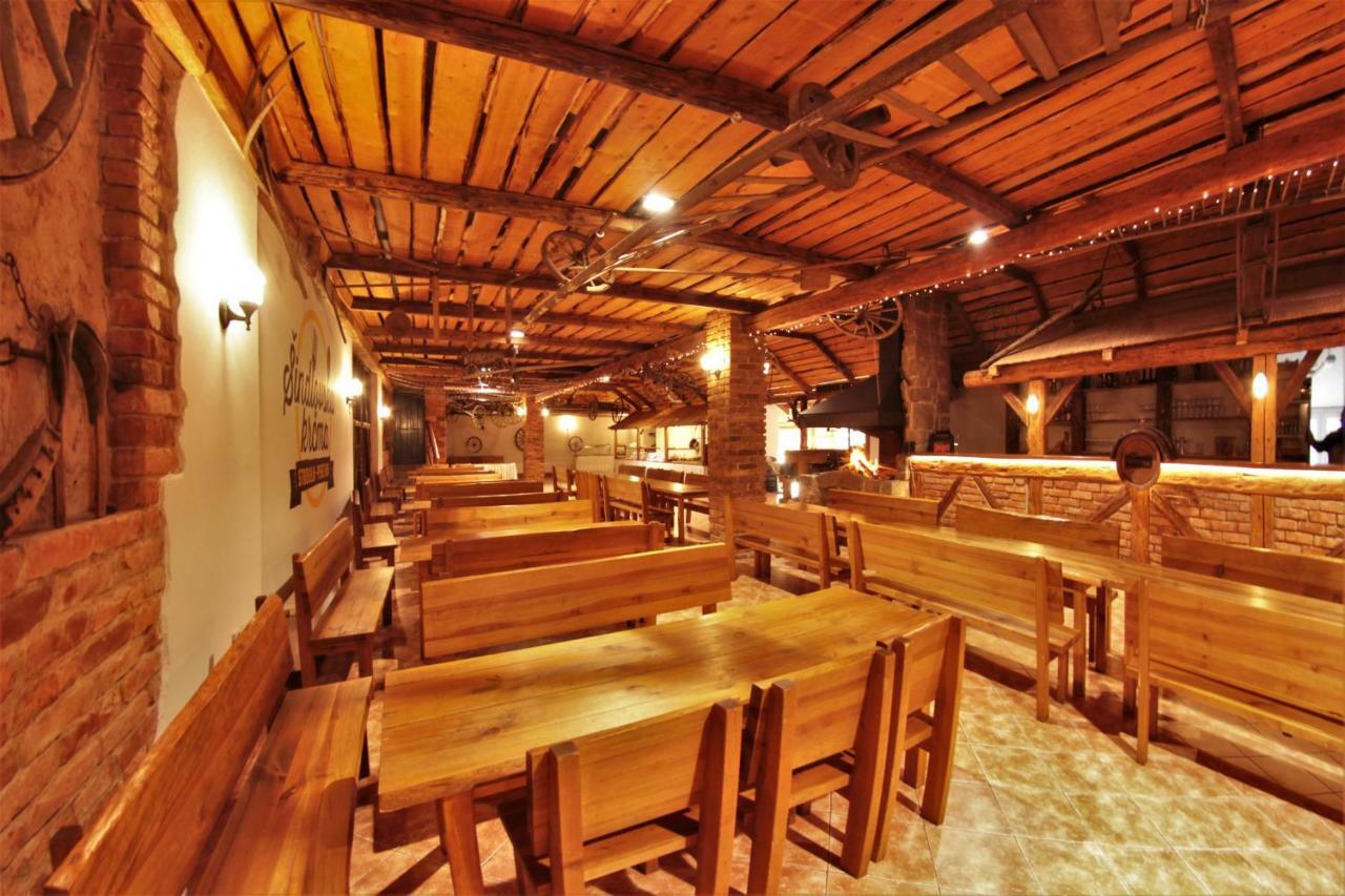 Sindlovska Krcma Hotel Ceske Budejovice Bagian luar foto